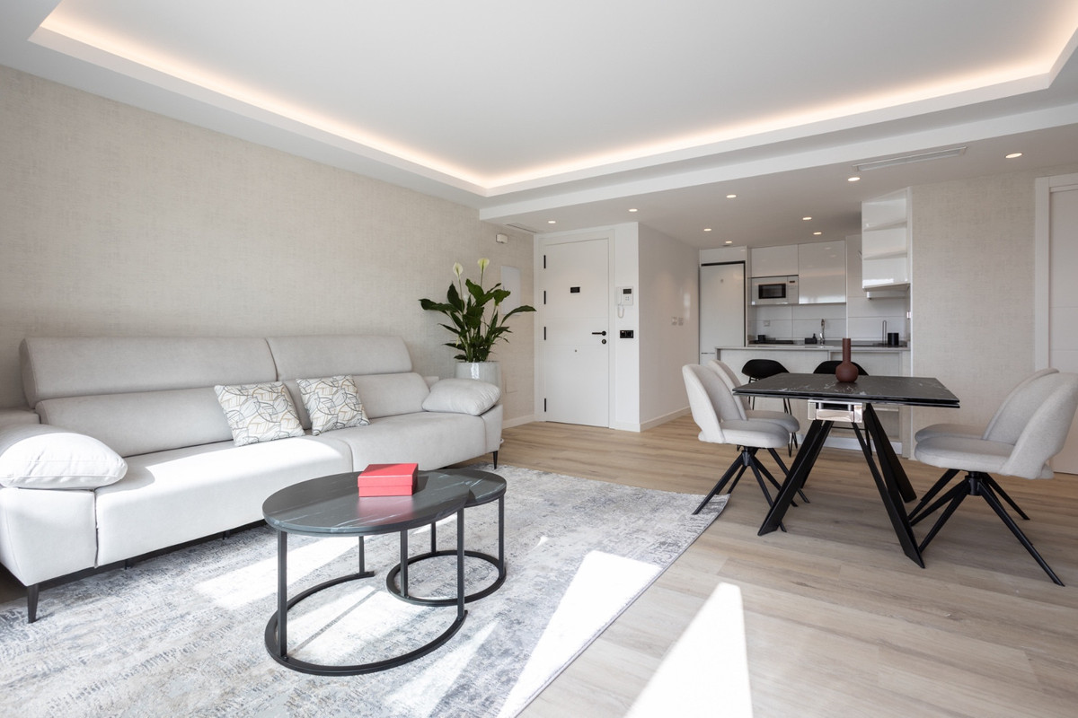 Se vende Apartamento Planta Media de 2 dormitorios en Costa Del Sol, Málaga, España