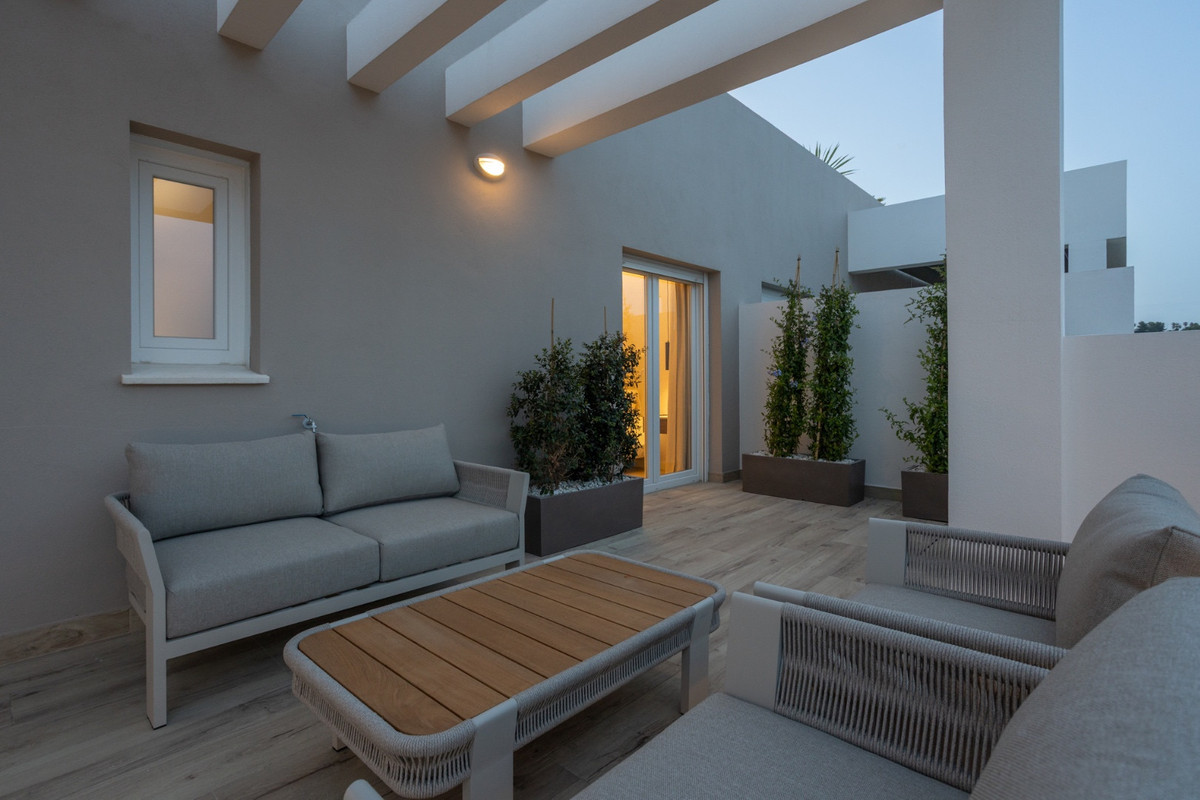 Se vende Apartamento Planta Media de 2 dormitorios en Costa Del Sol, Málaga, España
