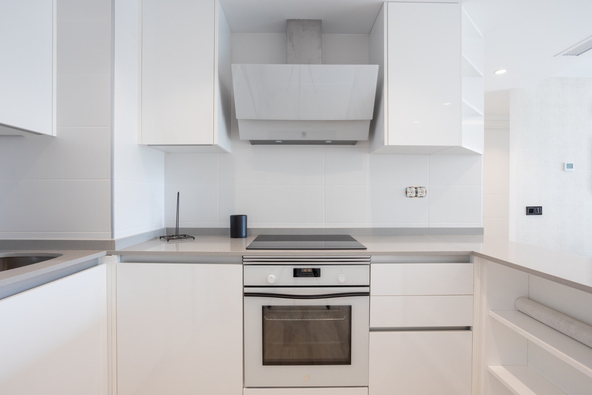 Se vende Apartamento Planta Media de 2 dormitorios en Costa Del Sol, Málaga, España