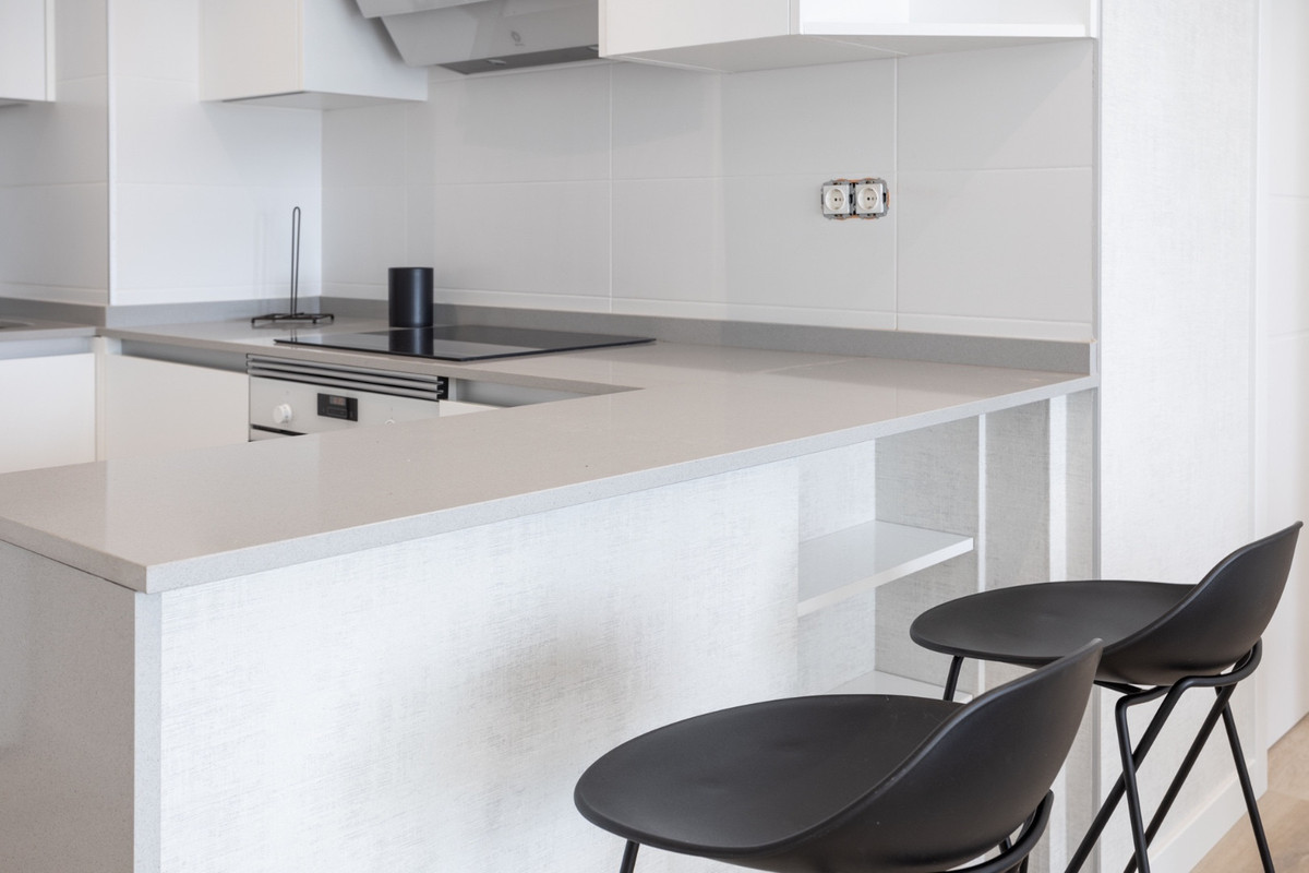 Se vende Apartamento Planta Media de 2 dormitorios en Costa Del Sol, Málaga, España