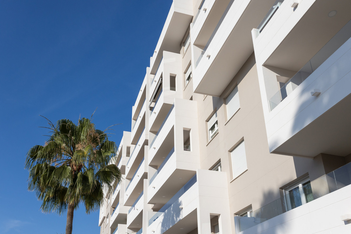 Se vende Apartamento Planta Media de 2 dormitorios en Costa Del Sol, Málaga, España