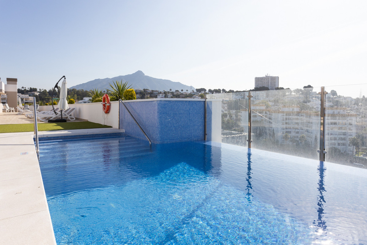 Se vende Apartamento Planta Media de 2 dormitorios en Costa Del Sol, Málaga, España