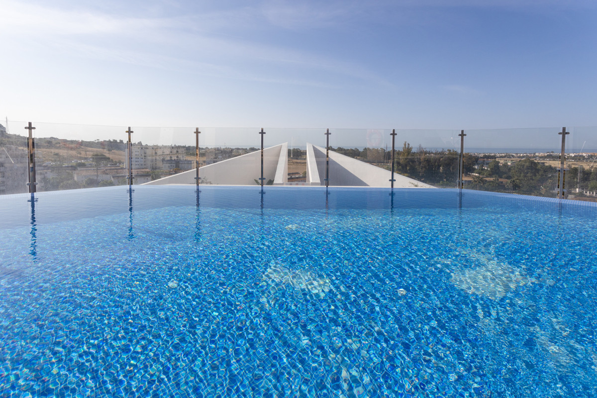 Se vende Apartamento Planta Media de 2 dormitorios en Costa Del Sol, Málaga, España