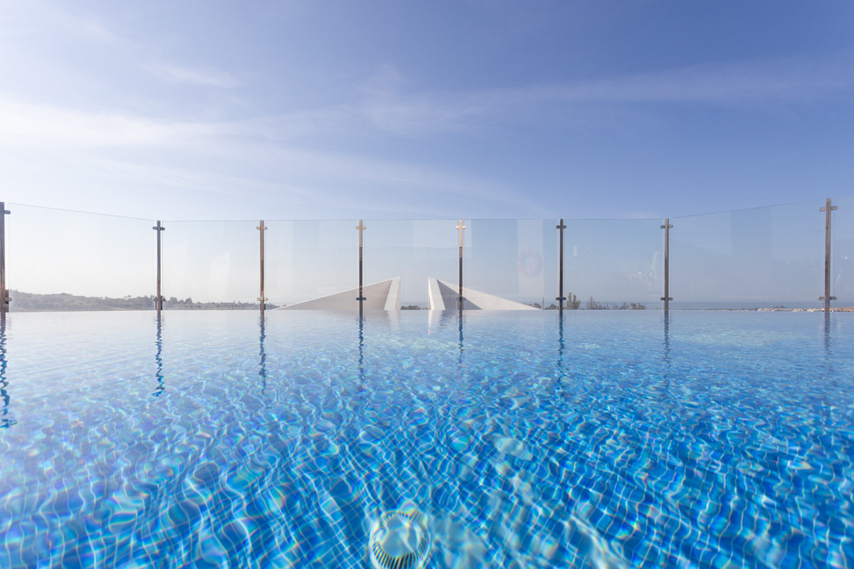 Se vende Apartamento Planta Media de 2 dormitorios en Costa Del Sol, Málaga, España