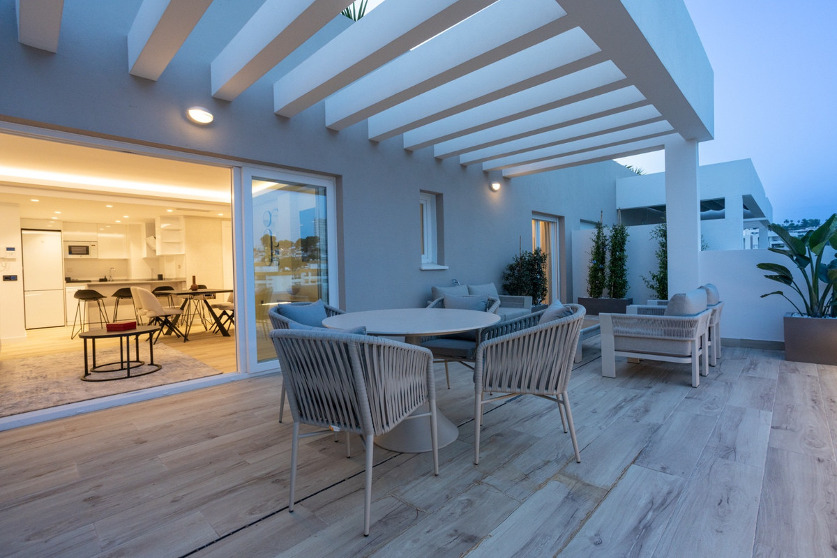 Se vende Apartamento Planta Media de 2 dormitorios en Costa Del Sol, Málaga, España