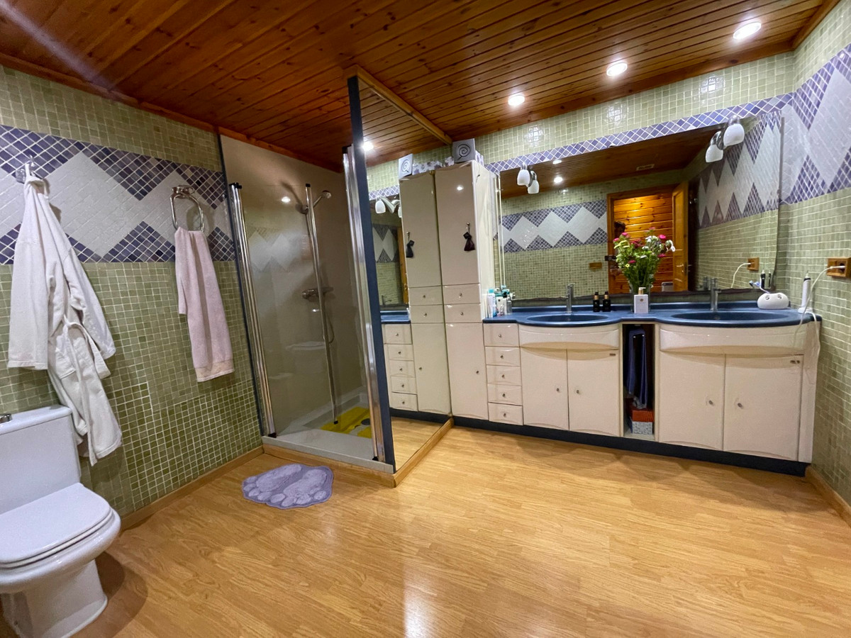 Se vende Villa - Chalet de 4 dormitorios en Costa Blanca, Alicante, España