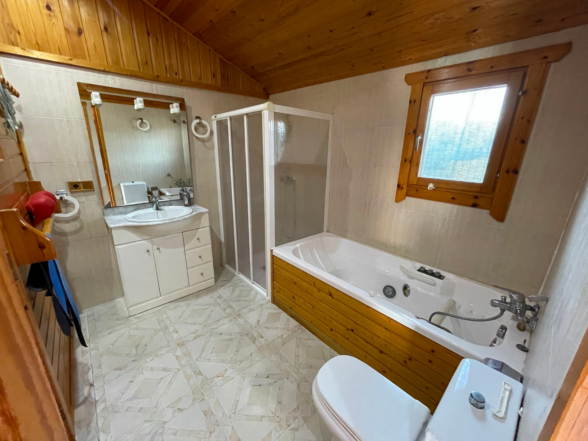 Se vende Villa - Chalet de 4 dormitorios en Costa Blanca, Alicante, España