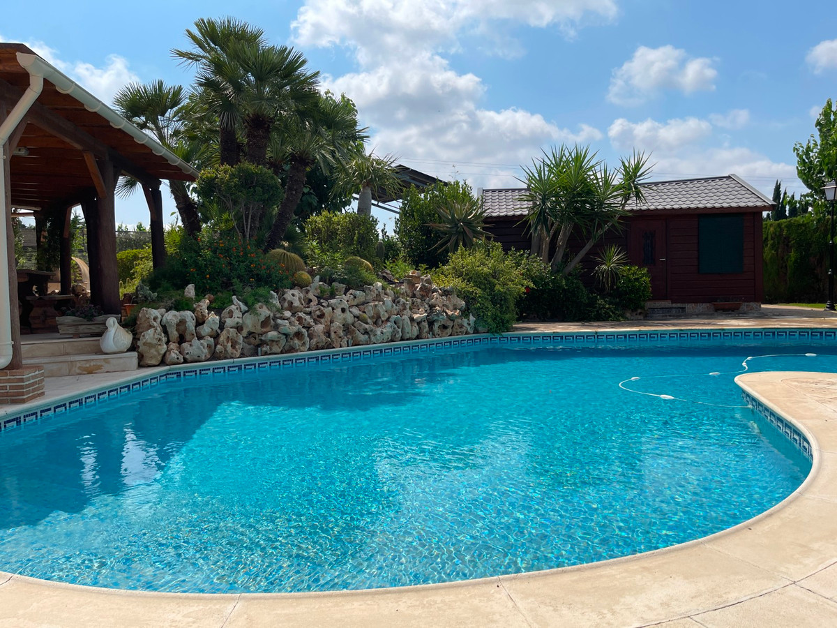 Se vende Villa - Chalet de 4 dormitorios en Costa Blanca, Alicante, España