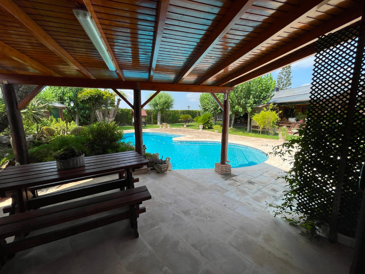 Se vende Villa - Chalet de 4 dormitorios en Costa Blanca, Alicante, España