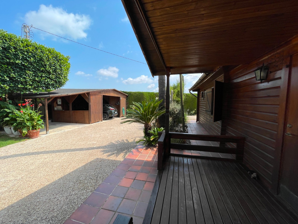 Se vende Villa - Chalet de 4 dormitorios en Costa Blanca, Alicante, España