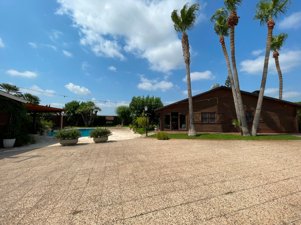 Se vende Villa - Chalet de 4 dormitorios en Costa Blanca, Alicante, España