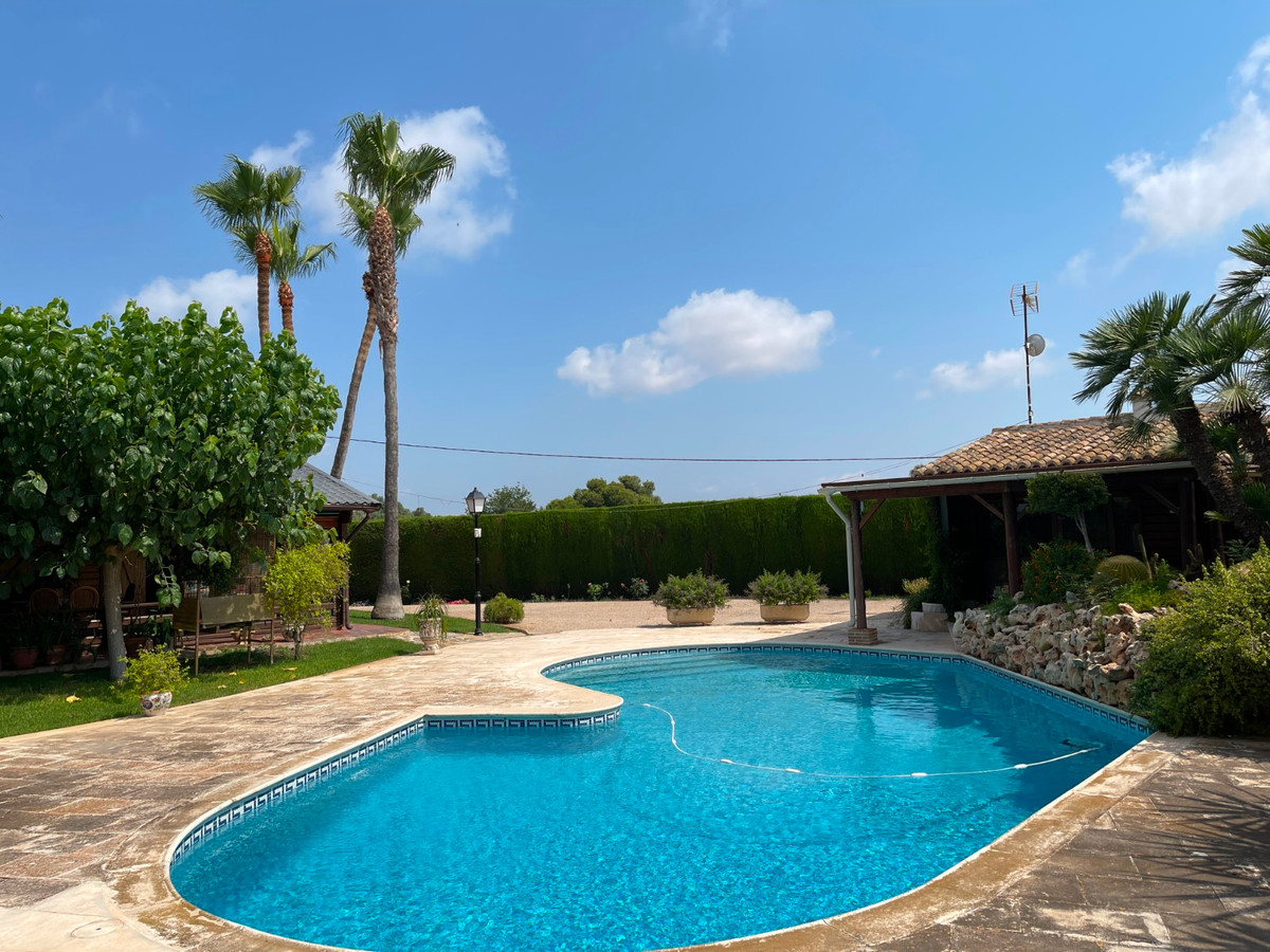 Se vende Villa - Chalet de 4 dormitorios en Costa Blanca, Alicante, España