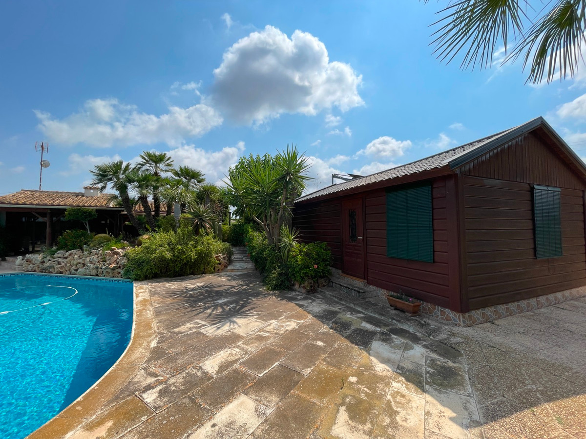 Se vende Villa - Chalet de 4 dormitorios en Costa Blanca, Alicante, España