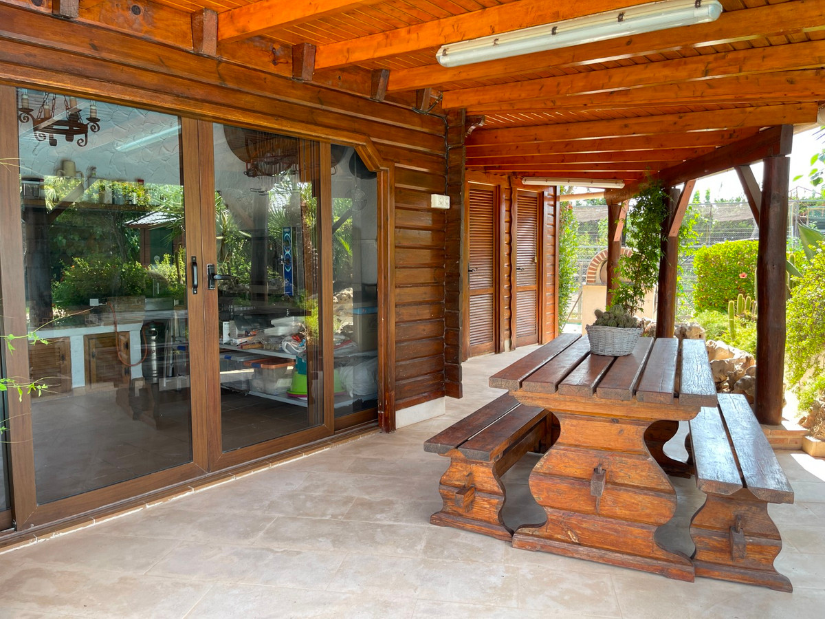 Se vende Villa - Chalet de 4 dormitorios en Costa Blanca, Alicante, España