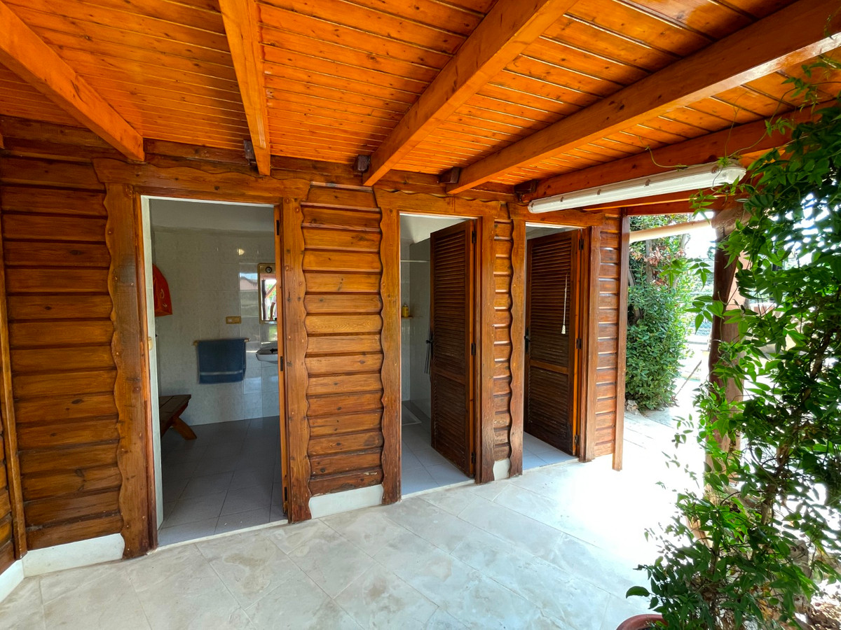 Se vende Villa - Chalet de 4 dormitorios en Costa Blanca, Alicante, España