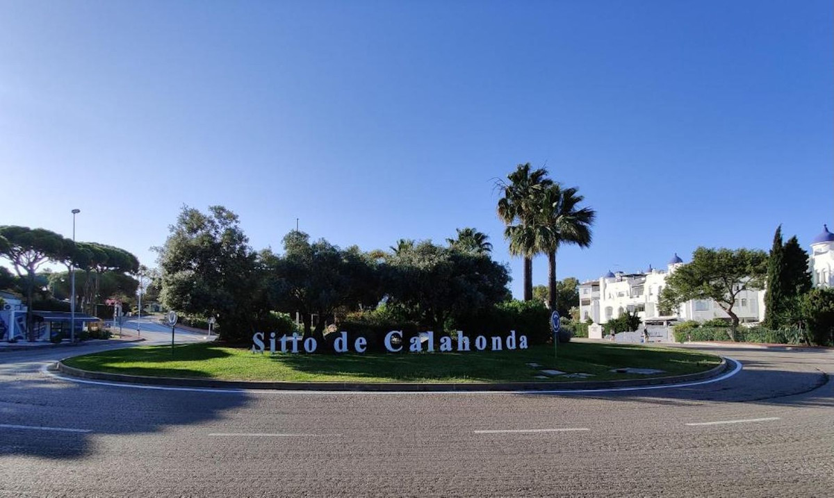 3 Bed Apartment for sale in Calahonda Costa Del Sol, Málaga, Spain