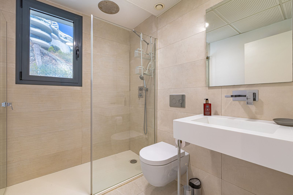 3 Bed Apartment for sale in La Quinta Costa Del Sol, Málaga, Spain