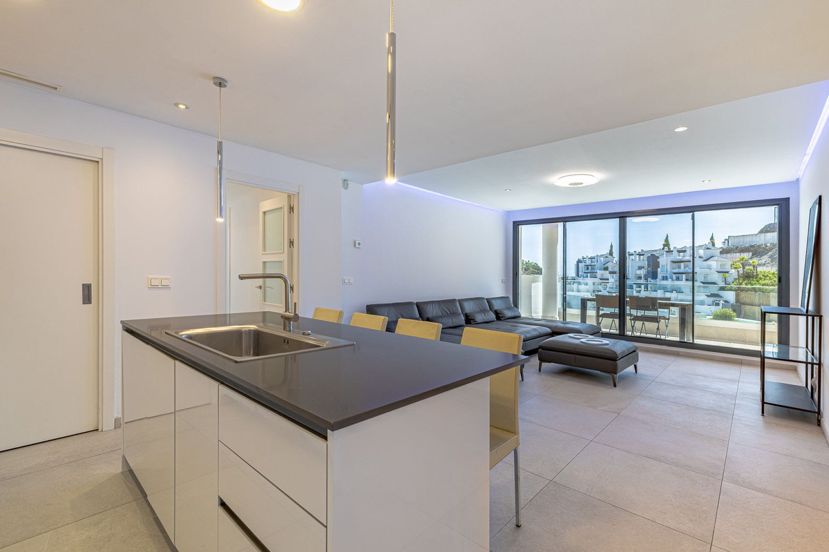 3 Bed Apartment for sale in La Quinta Costa Del Sol, Málaga, Spain