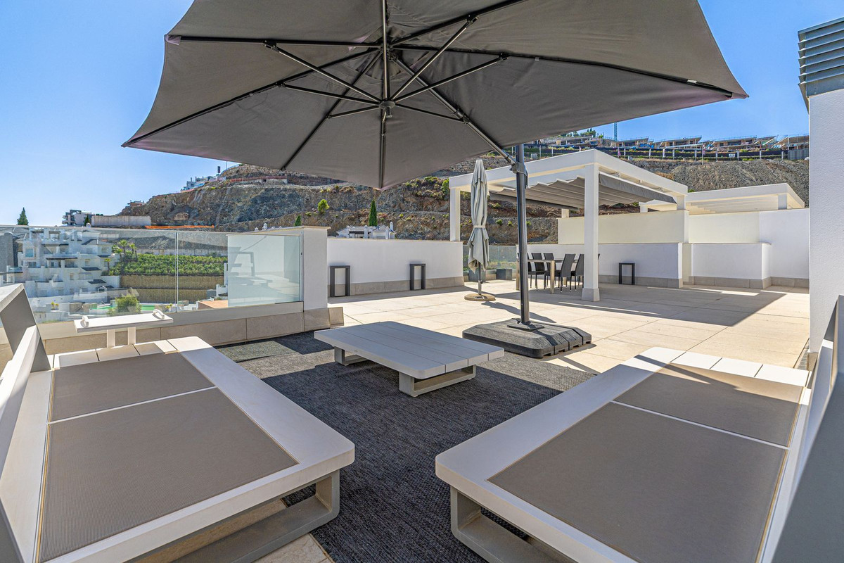 3 Bed Apartment for sale in La Quinta Costa Del Sol, Málaga, Spain