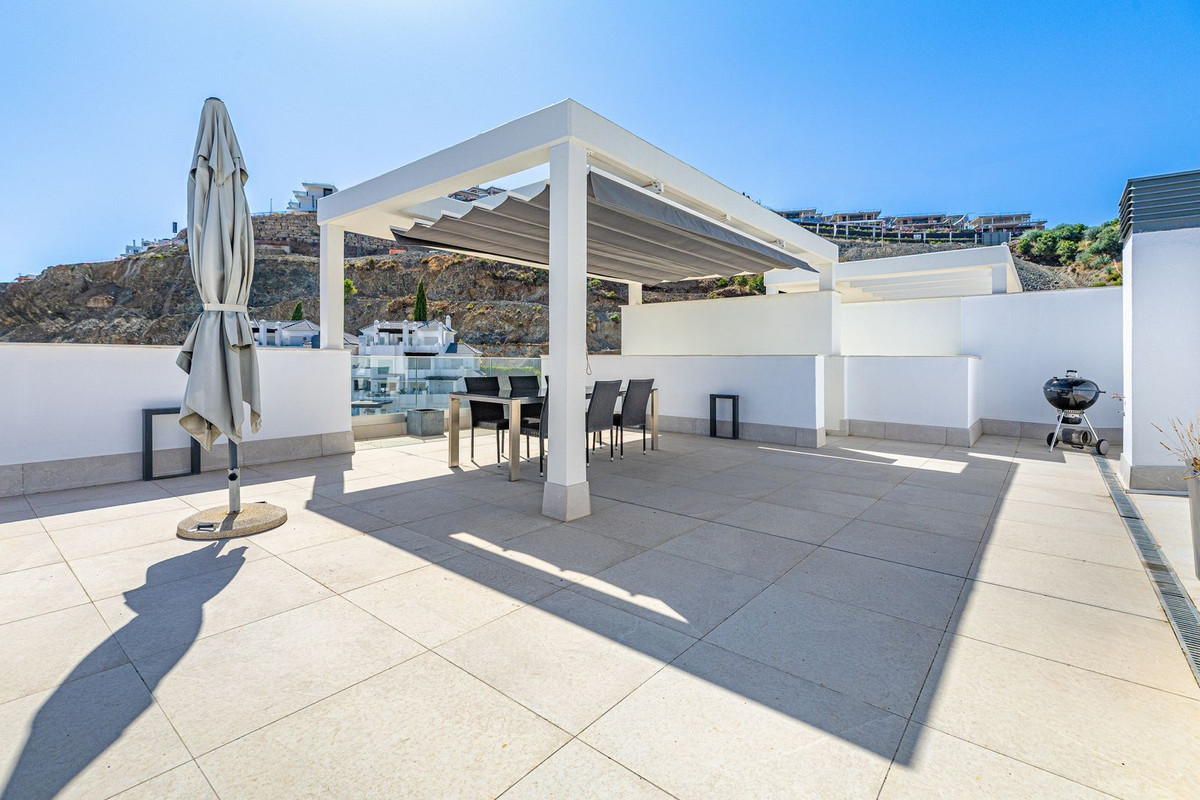 3 Bed Apartment for sale in La Quinta Costa Del Sol, Málaga, Spain