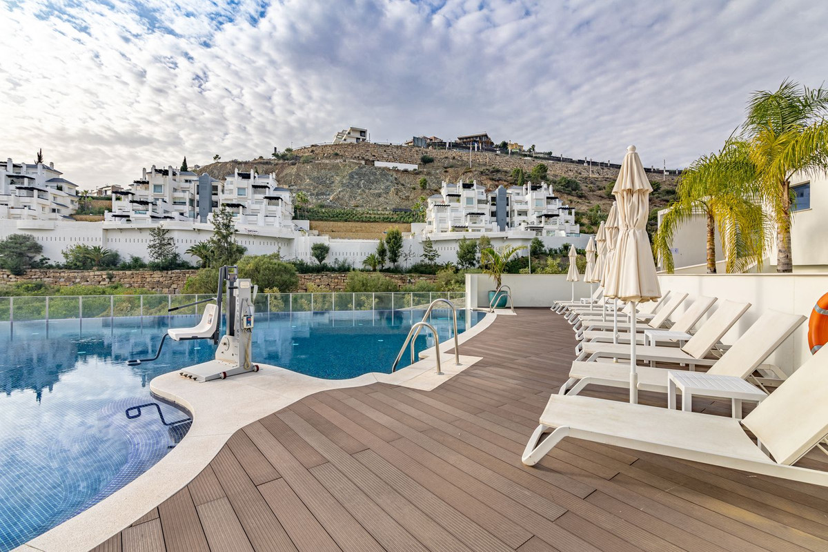 3 Bed Apartment for sale in La Quinta Costa Del Sol, Málaga, Spain
