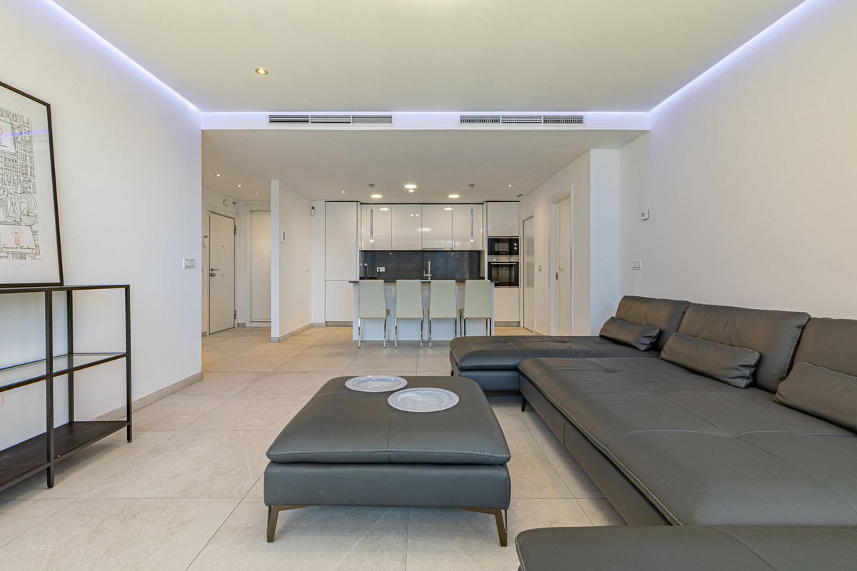 3 Bed Apartment for sale in La Quinta Costa Del Sol, Málaga, Spain
