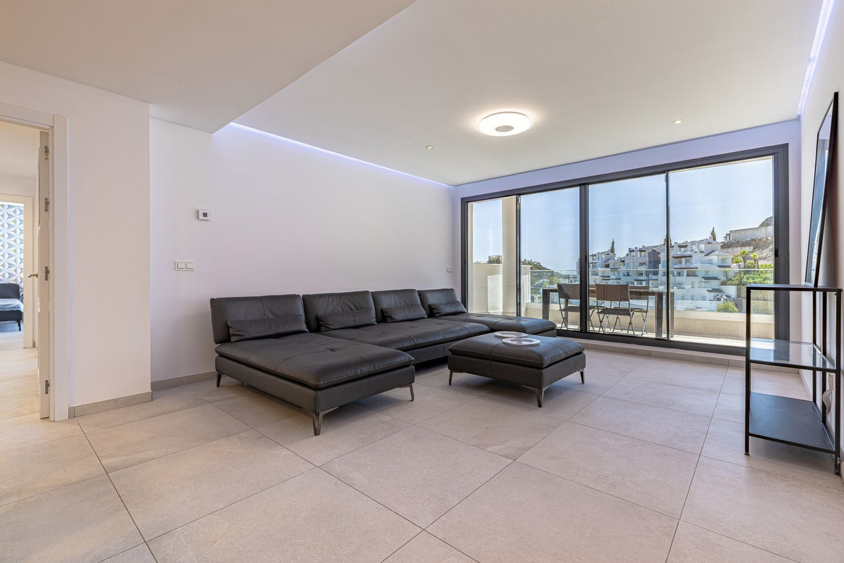 3 Bed Apartment for sale in La Quinta Costa Del Sol, Málaga, Spain
