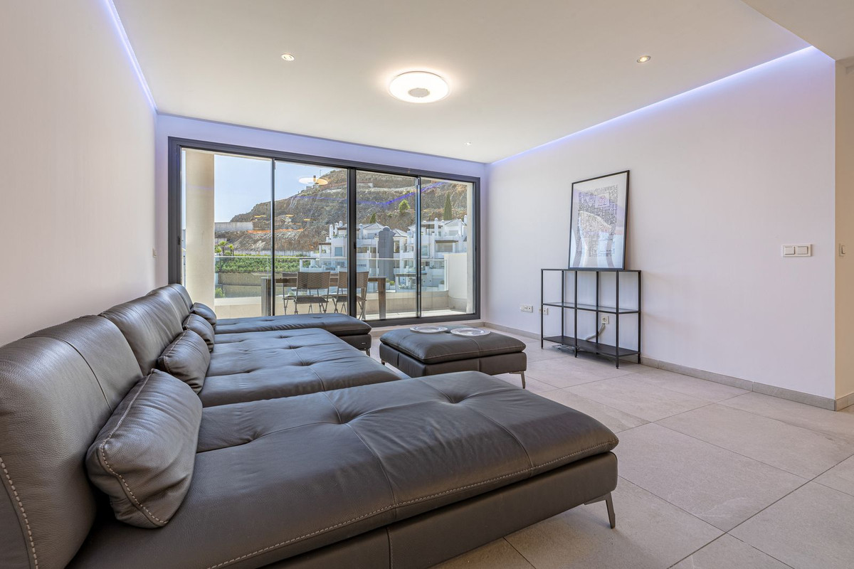 3 Bed Apartment for sale in La Quinta Costa Del Sol, Málaga, Spain