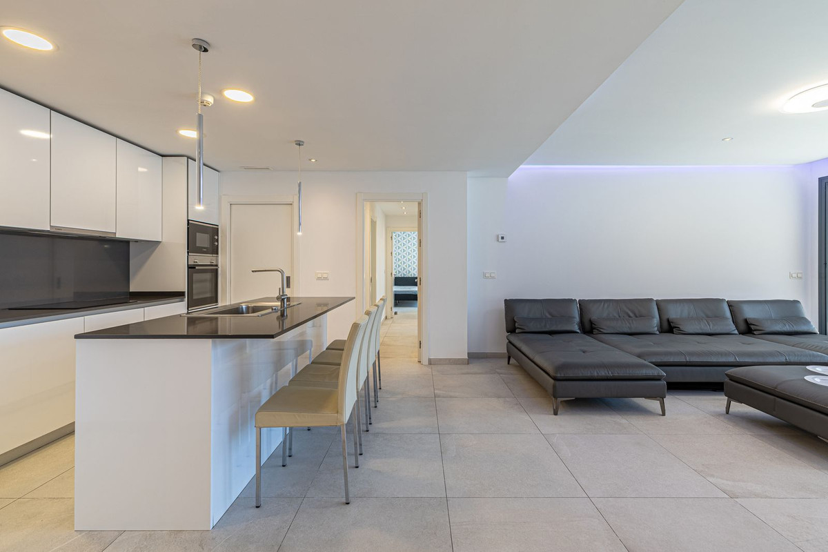 3 Bed Apartment for sale in La Quinta Costa Del Sol, Málaga, Spain