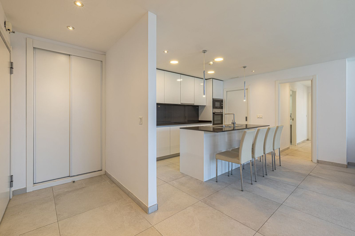 3 Bed Apartment for sale in La Quinta Costa Del Sol, Málaga, Spain