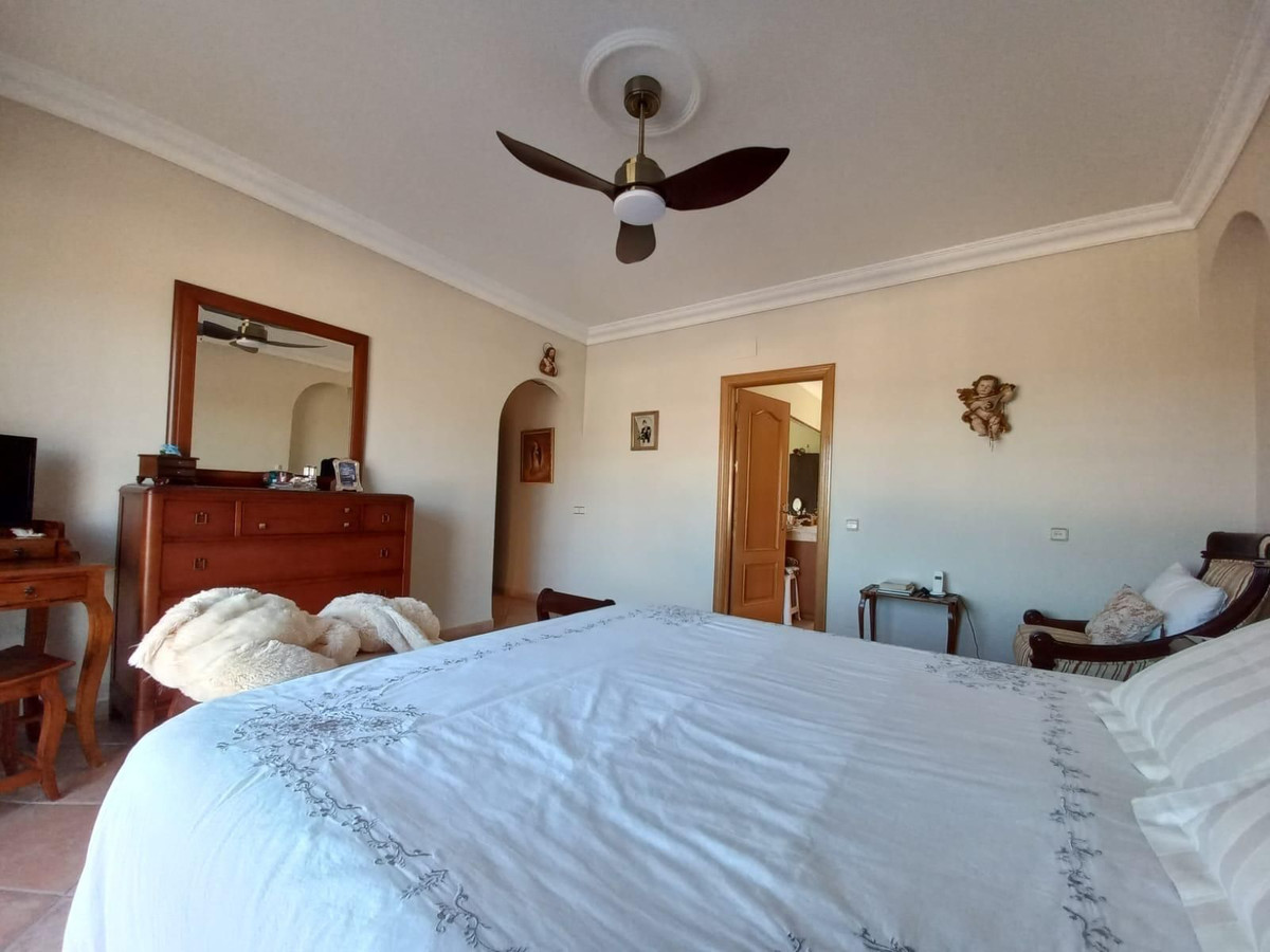 5 Bed Townhouse for sale in San Pedro De Alcántara Costa Del Sol, Málaga, Spain