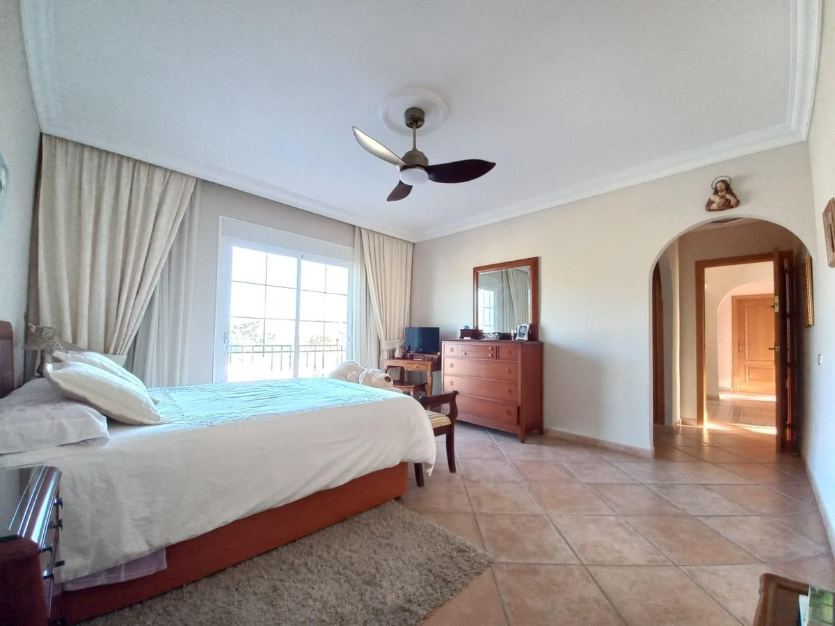 5 Bed Townhouse for sale in San Pedro De Alcántara Costa Del Sol, Málaga, Spain