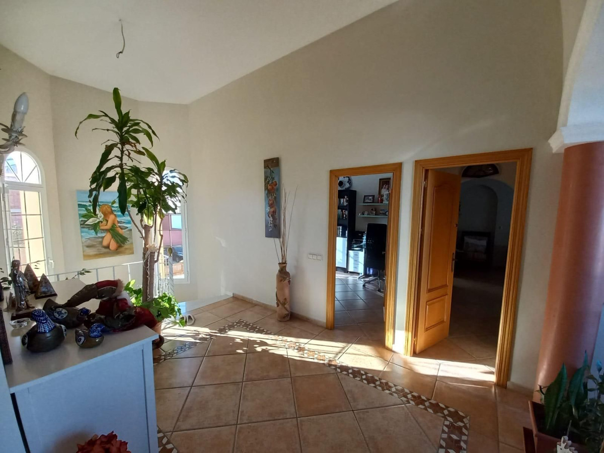 5 Bed Townhouse for sale in San Pedro De Alcántara Costa Del Sol, Málaga, Spain