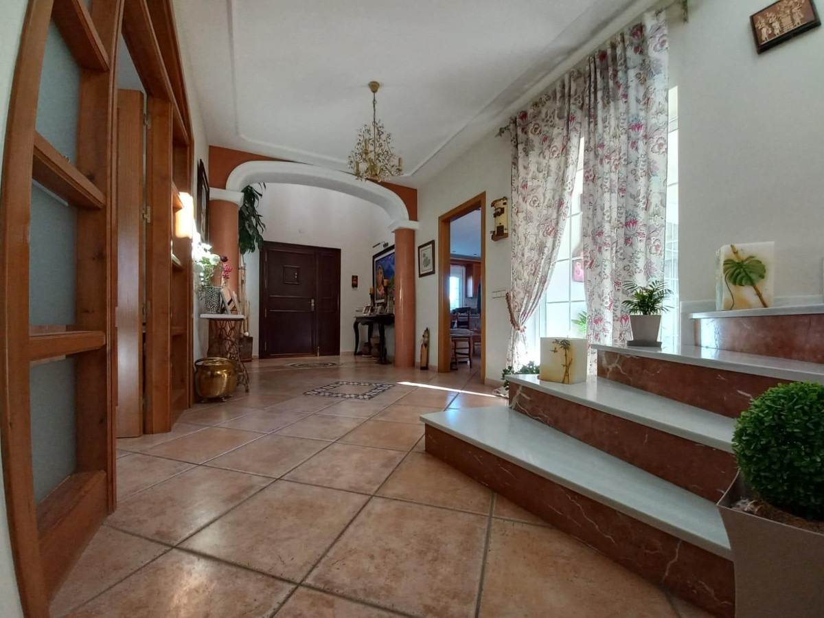5 Bed Townhouse for sale in San Pedro De Alcántara Costa Del Sol, Málaga, Spain