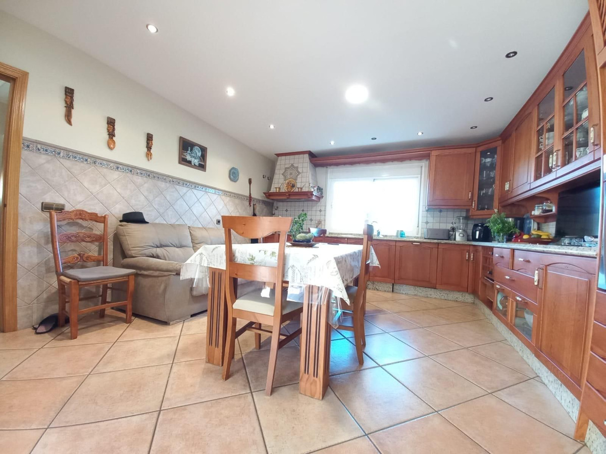 5 Bed Townhouse for sale in San Pedro De Alcántara Costa Del Sol, Málaga, Spain