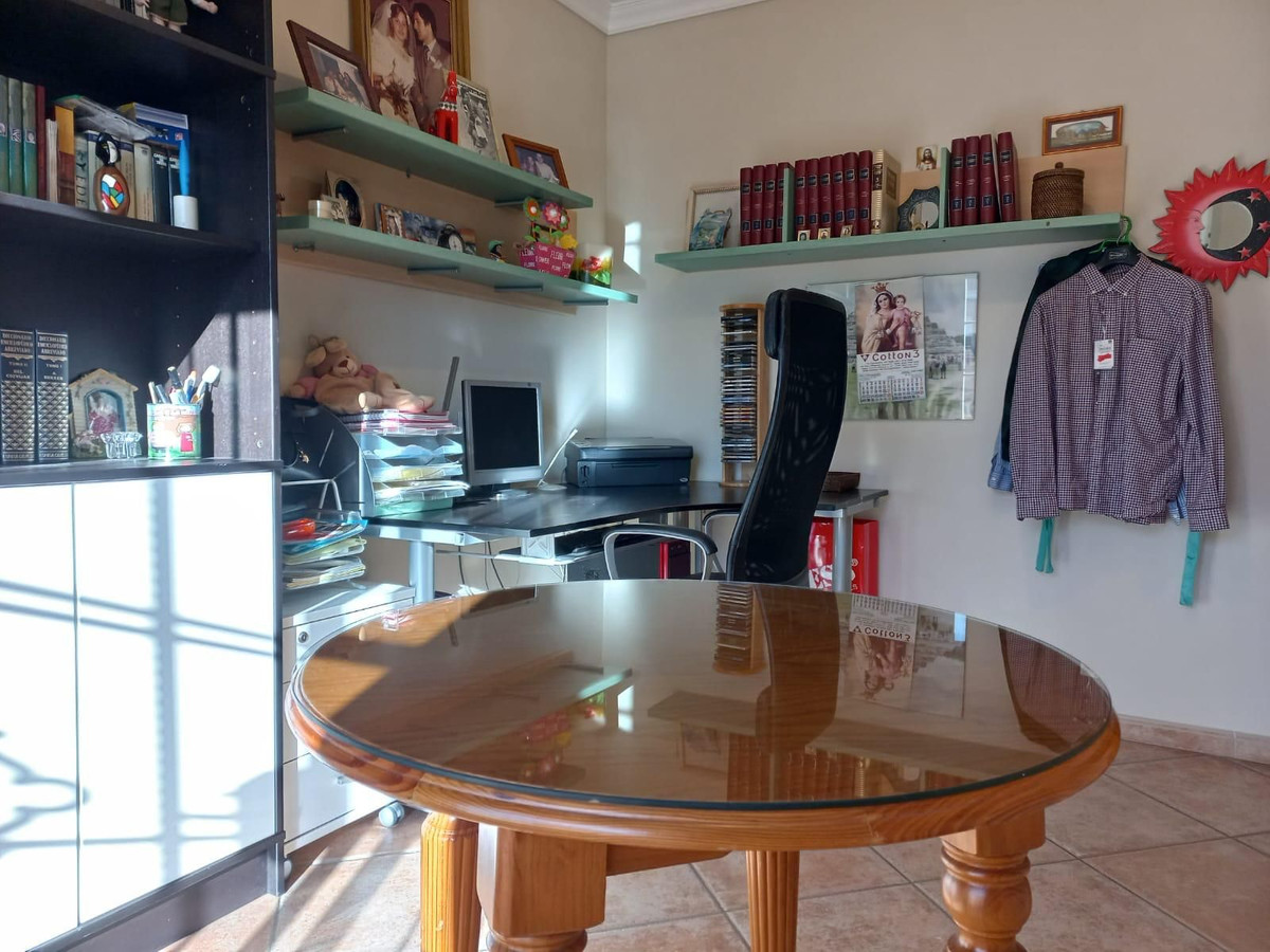 5 Bed Townhouse for sale in San Pedro De Alcántara Costa Del Sol, Málaga, Spain
