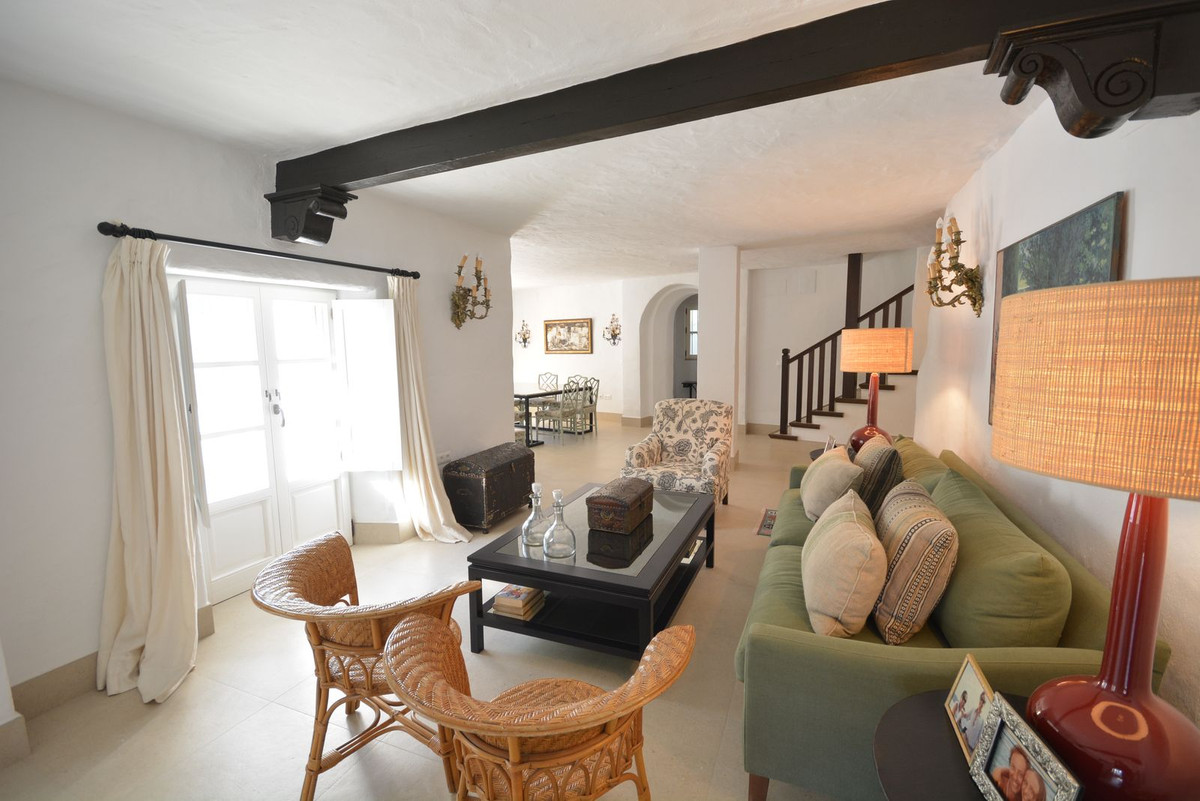 8 Bed Townhouse for sale in Gaucín Costa Del Sol, Málaga, Spain