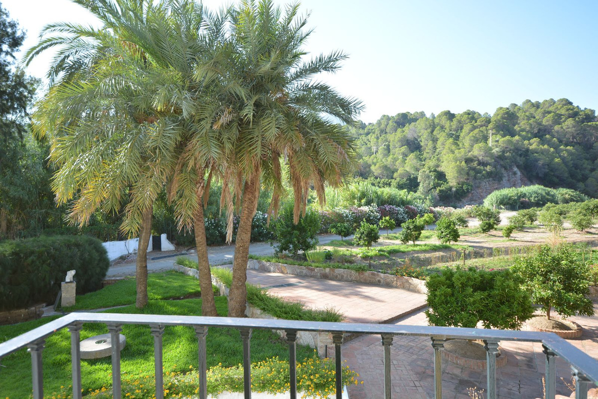 8 Bed Townhouse for sale in Gaucín Costa Del Sol, Málaga, Spain