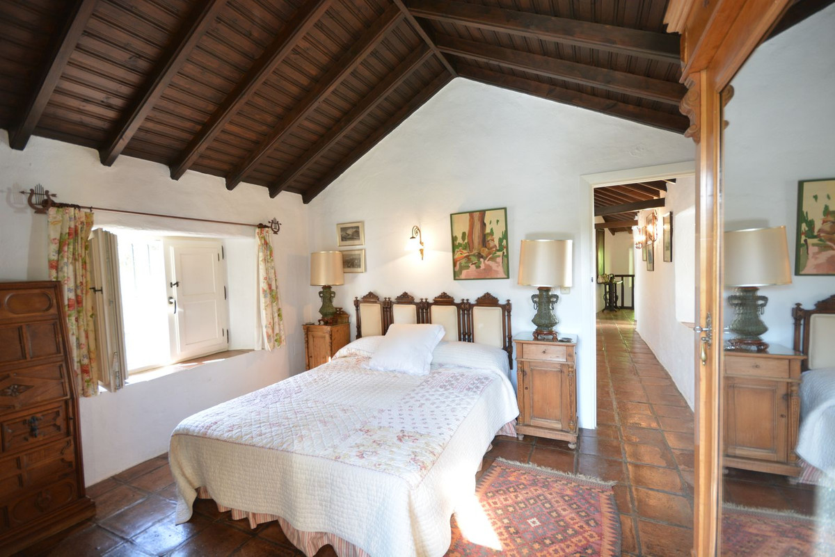 8 Bed Townhouse for sale in Gaucín Costa Del Sol, Málaga, Spain