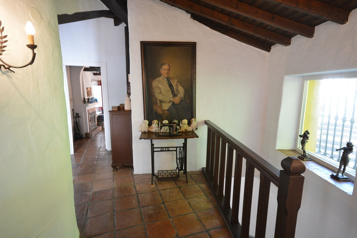 8 Bed Townhouse for sale in Gaucín Costa Del Sol, Málaga, Spain