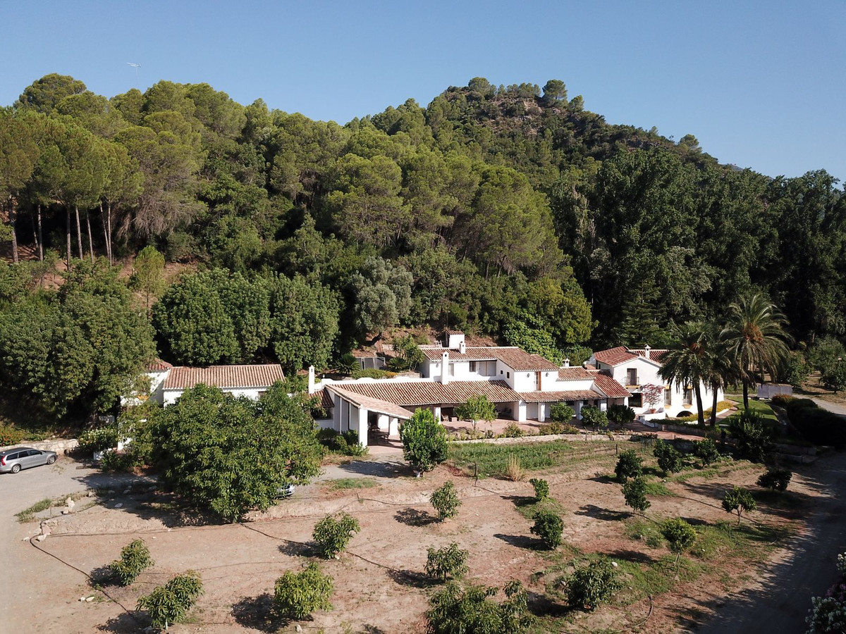 8 Bed Townhouse for sale in Gaucín Costa Del Sol, Málaga, Spain