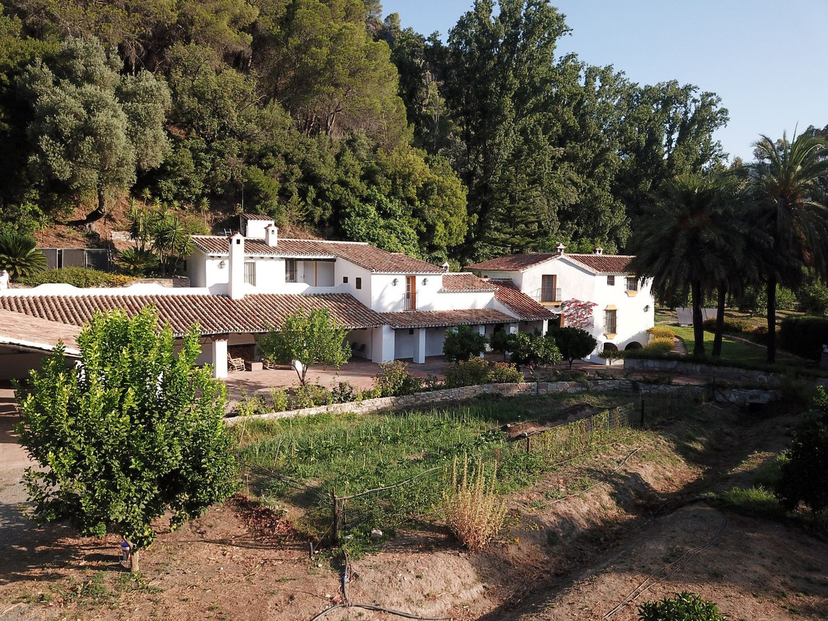 8 Bed Townhouse for sale in Gaucín Costa Del Sol, Málaga, Spain
