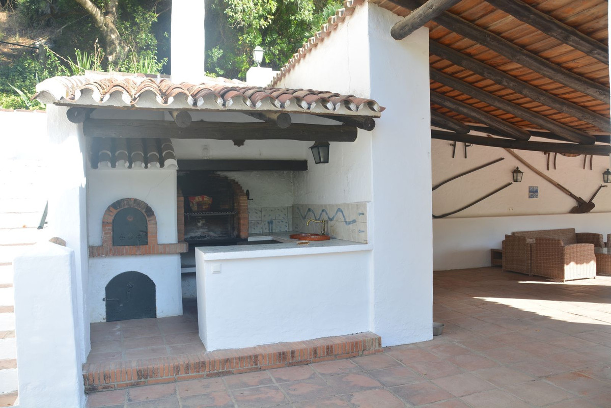 8 Bed Townhouse for sale in Gaucín Costa Del Sol, Málaga, Spain