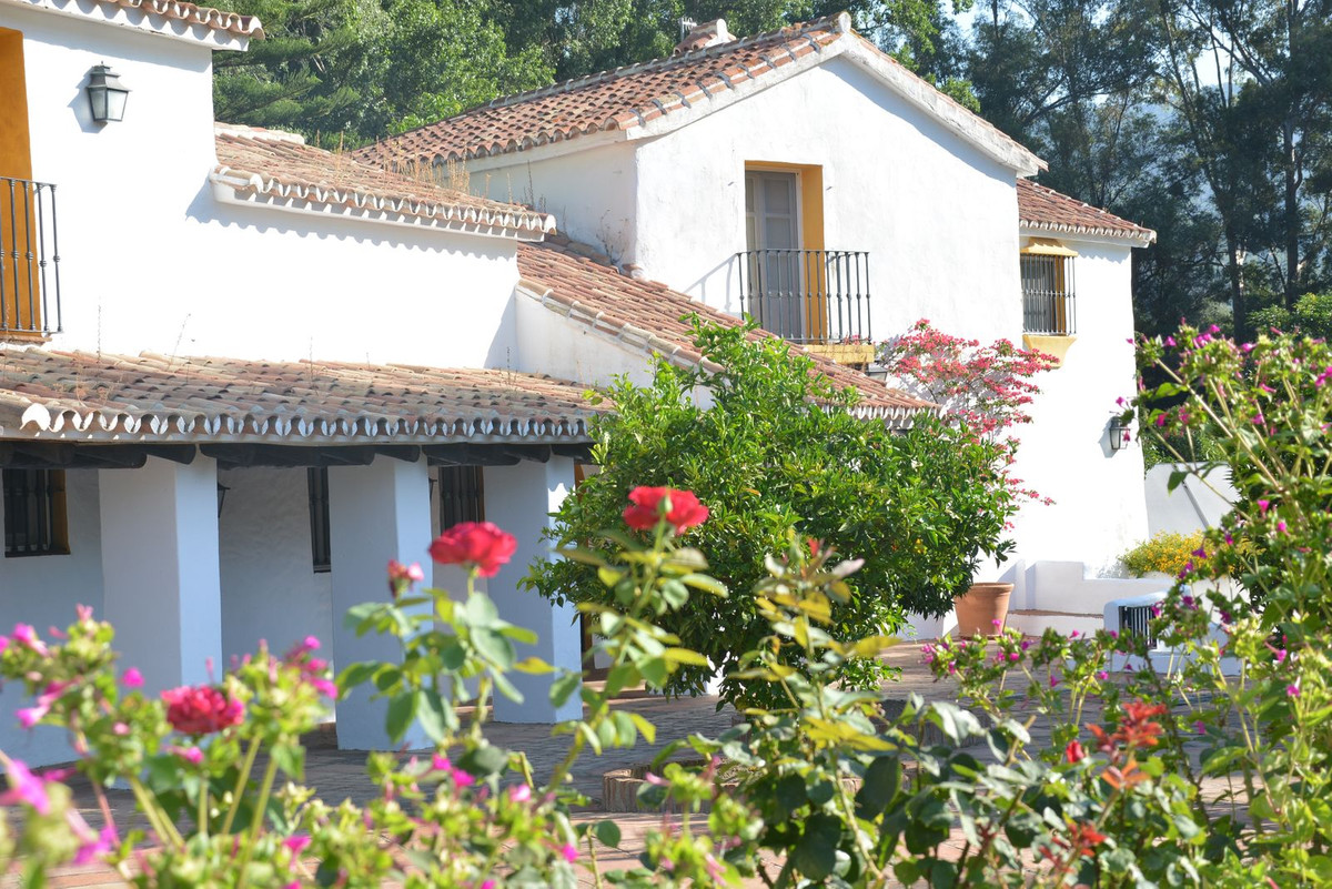 8 Bed Townhouse for sale in Gaucín Costa Del Sol, Málaga, Spain