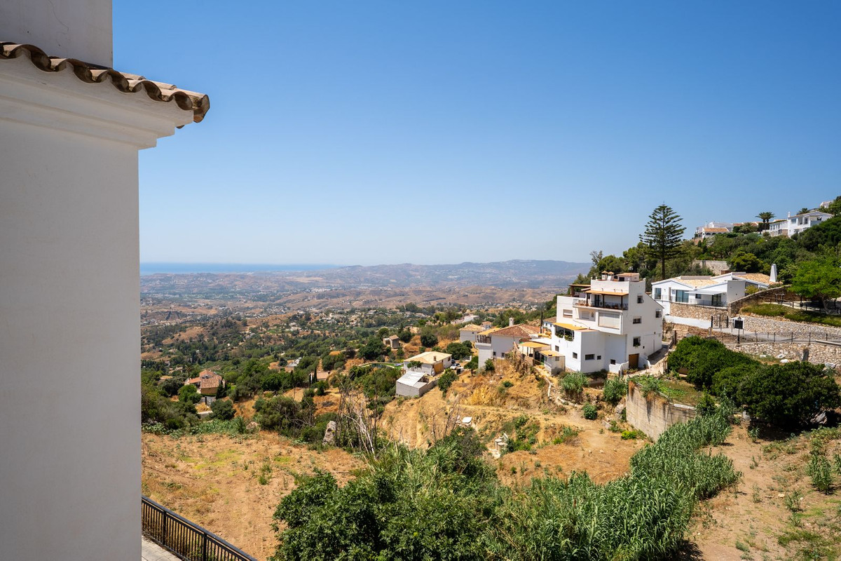 3 Bed Apartment for sale in Mijas Costa Del Sol, Málaga, Spain