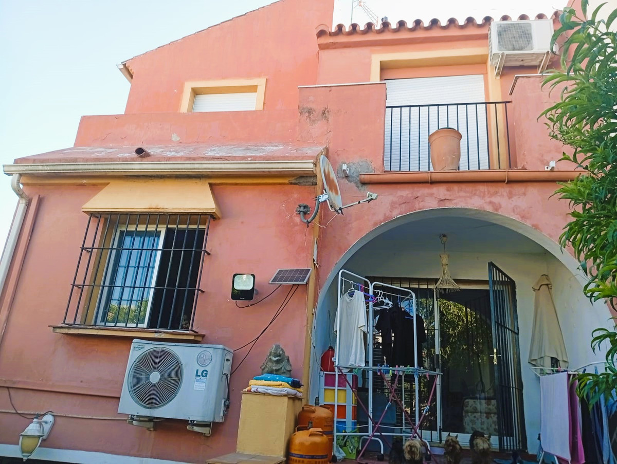 3 Bed Townhouse for sale in Estepona Costa Del Sol, Málaga, Spain