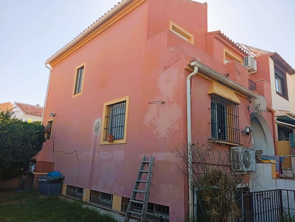 3 Bed Townhouse for sale in Estepona Costa Del Sol, Málaga, Spain