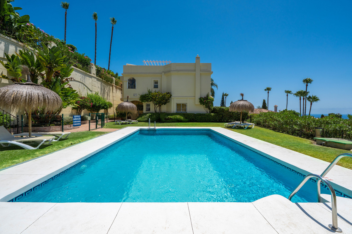 3 Bed Townhouse for sale in La Quinta Costa Del Sol, Málaga, Spain