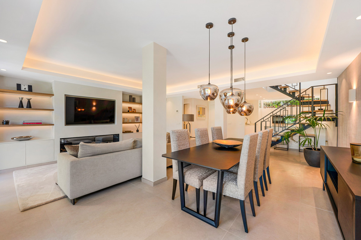 3 Bed Townhouse for sale in La Quinta Costa Del Sol, Málaga, Spain