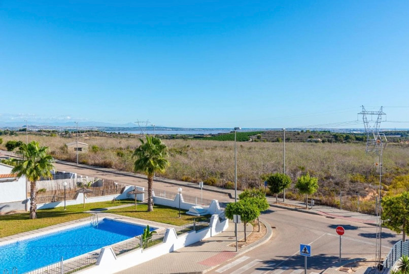 Se vende Villa - Chalet de 3 dormitorios en Costa Blanca, Alicante, España